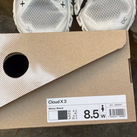 On Cloud X 3 Running Shoes - Picture 4 of 12